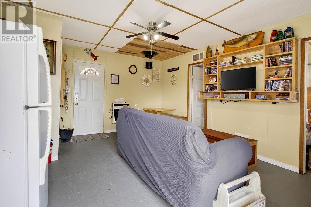4 Bugg Lake Road - 27