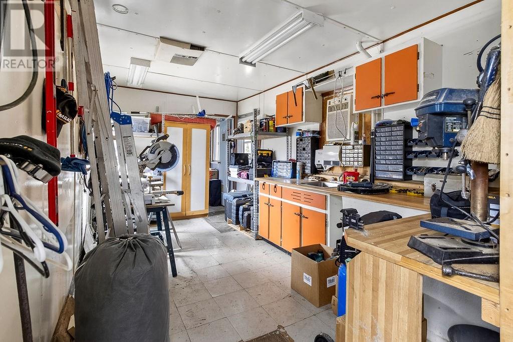4 Bugg Lake Road - 32
