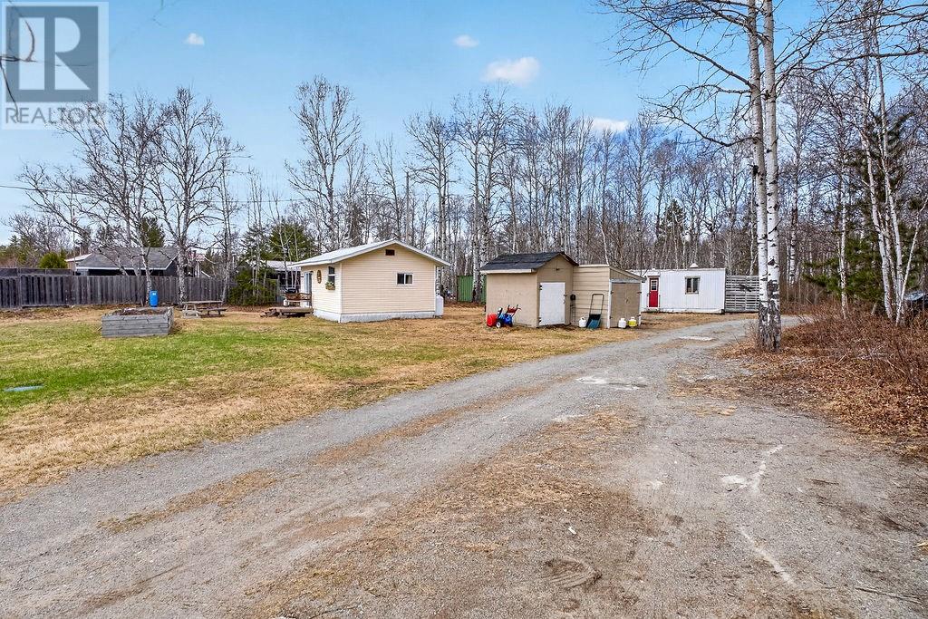 4 Bugg Lake Road - 39