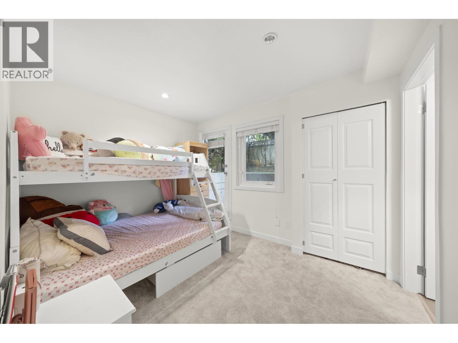601 W 16TH AVENUE, Vancouver