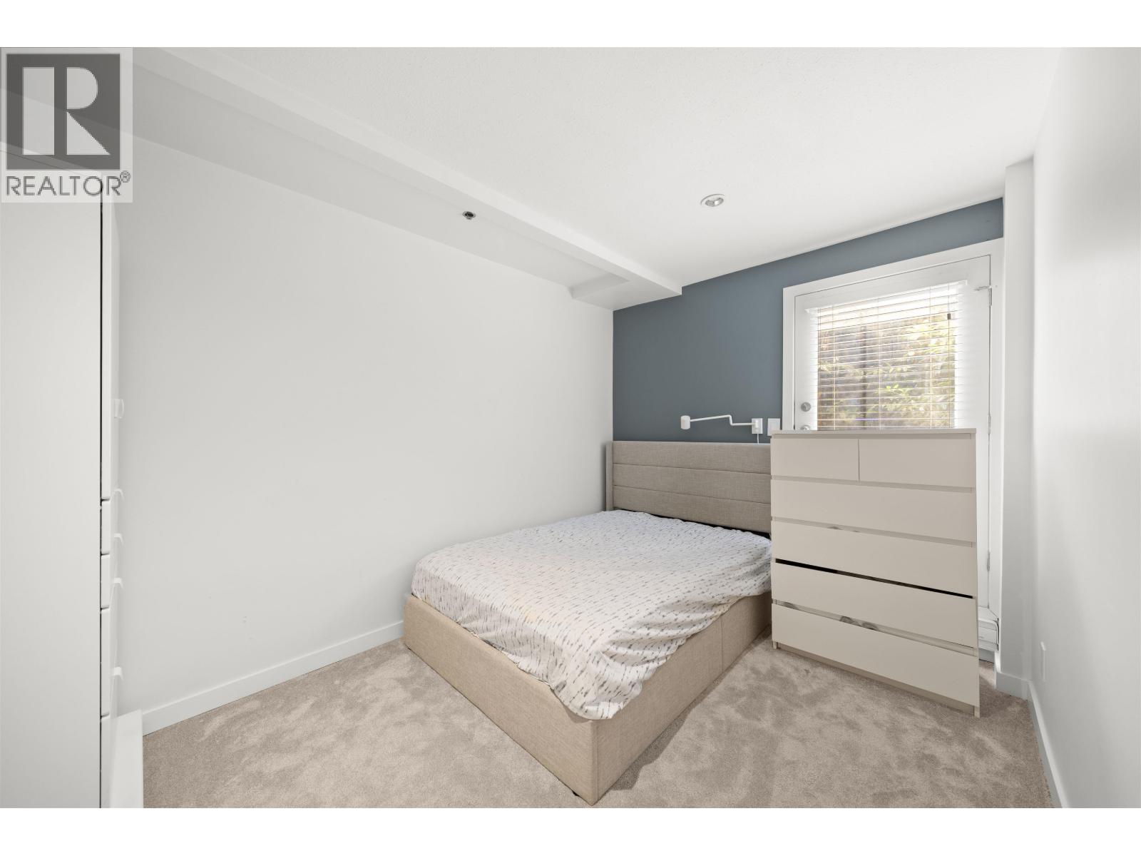 601 W 16TH AVENUE, Vancouver