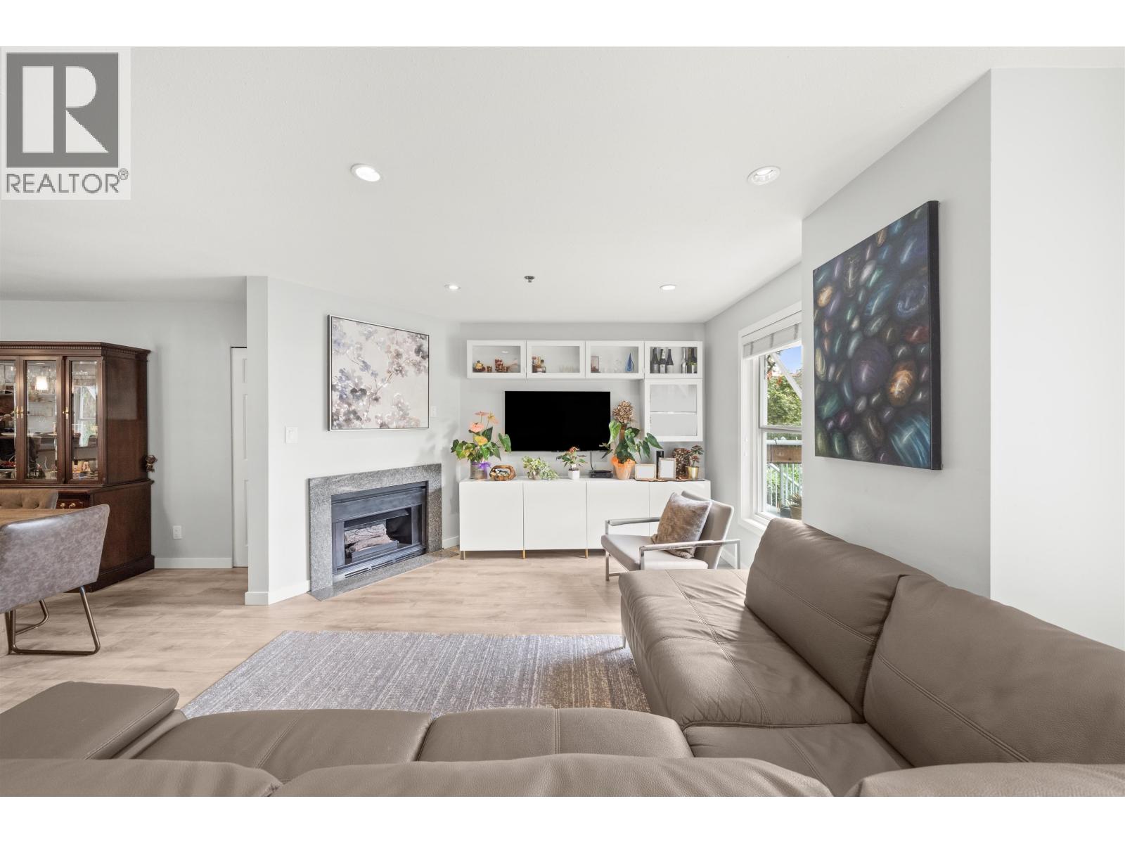 601 W 16TH AVENUE, Vancouver
