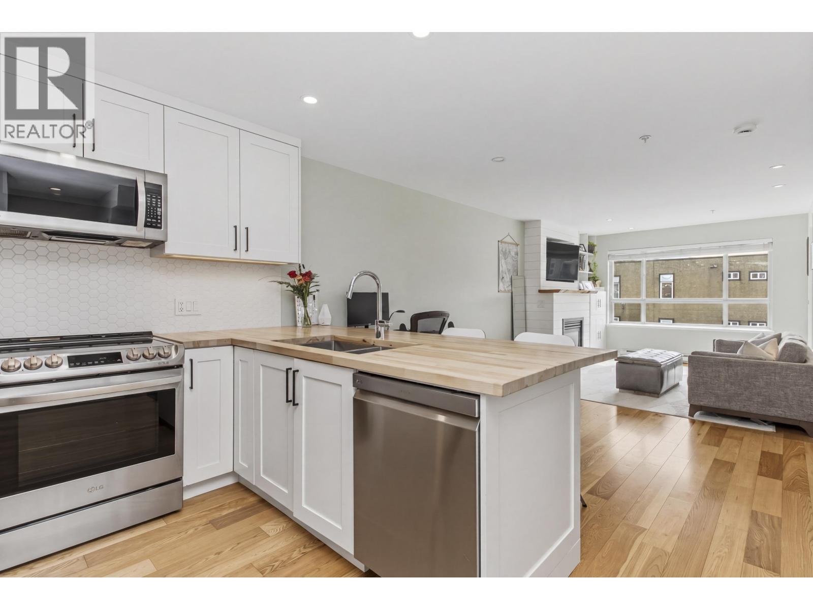 203 38003 SECOND AVENUE — photo 3