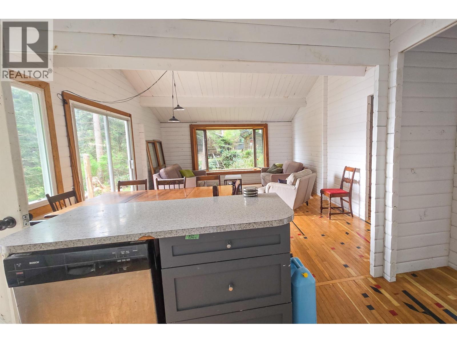 715 BOWEN VIEW ROAD, Gambier Island
