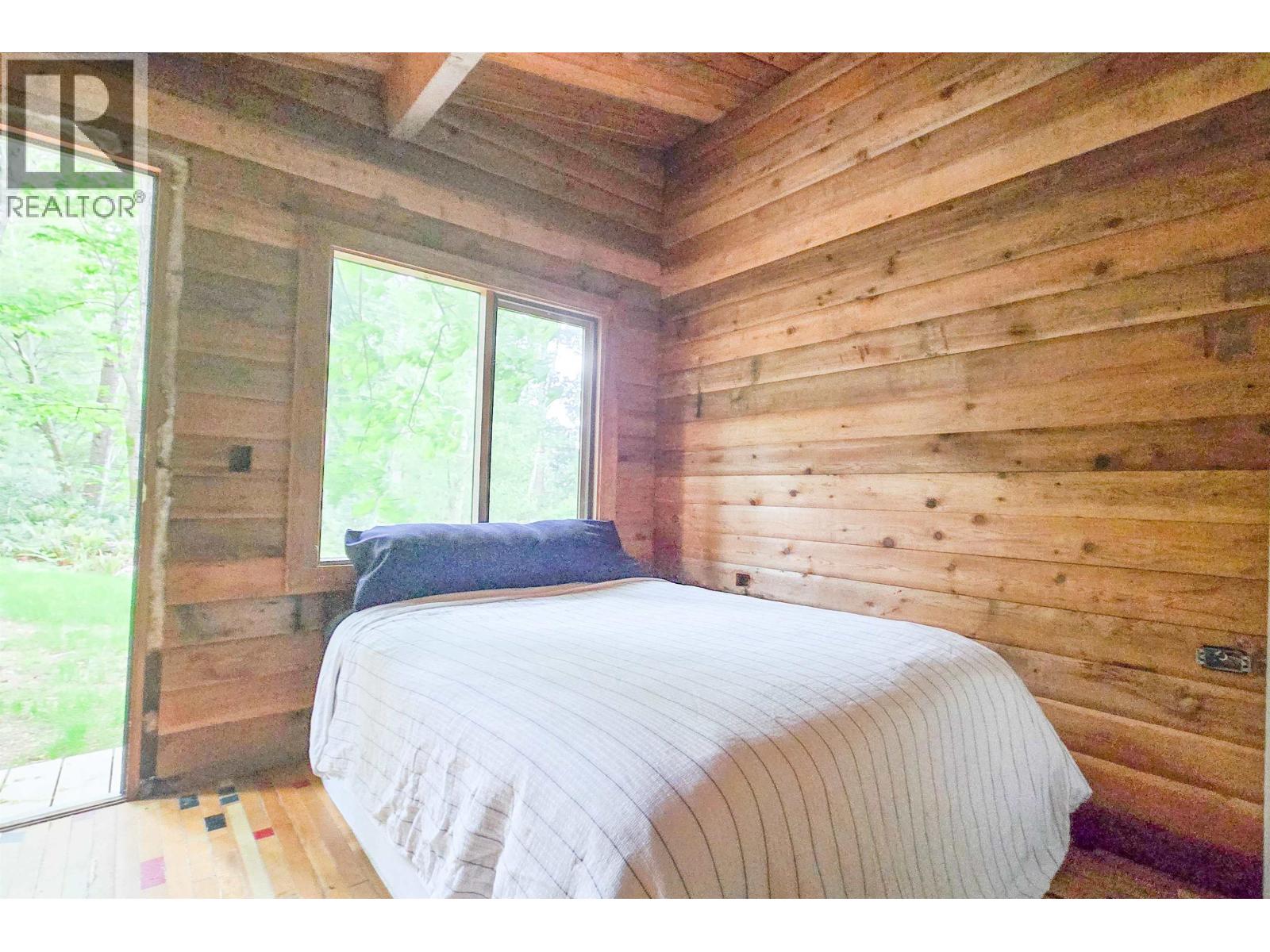 715 BOWEN VIEW ROAD, Gambier Island
