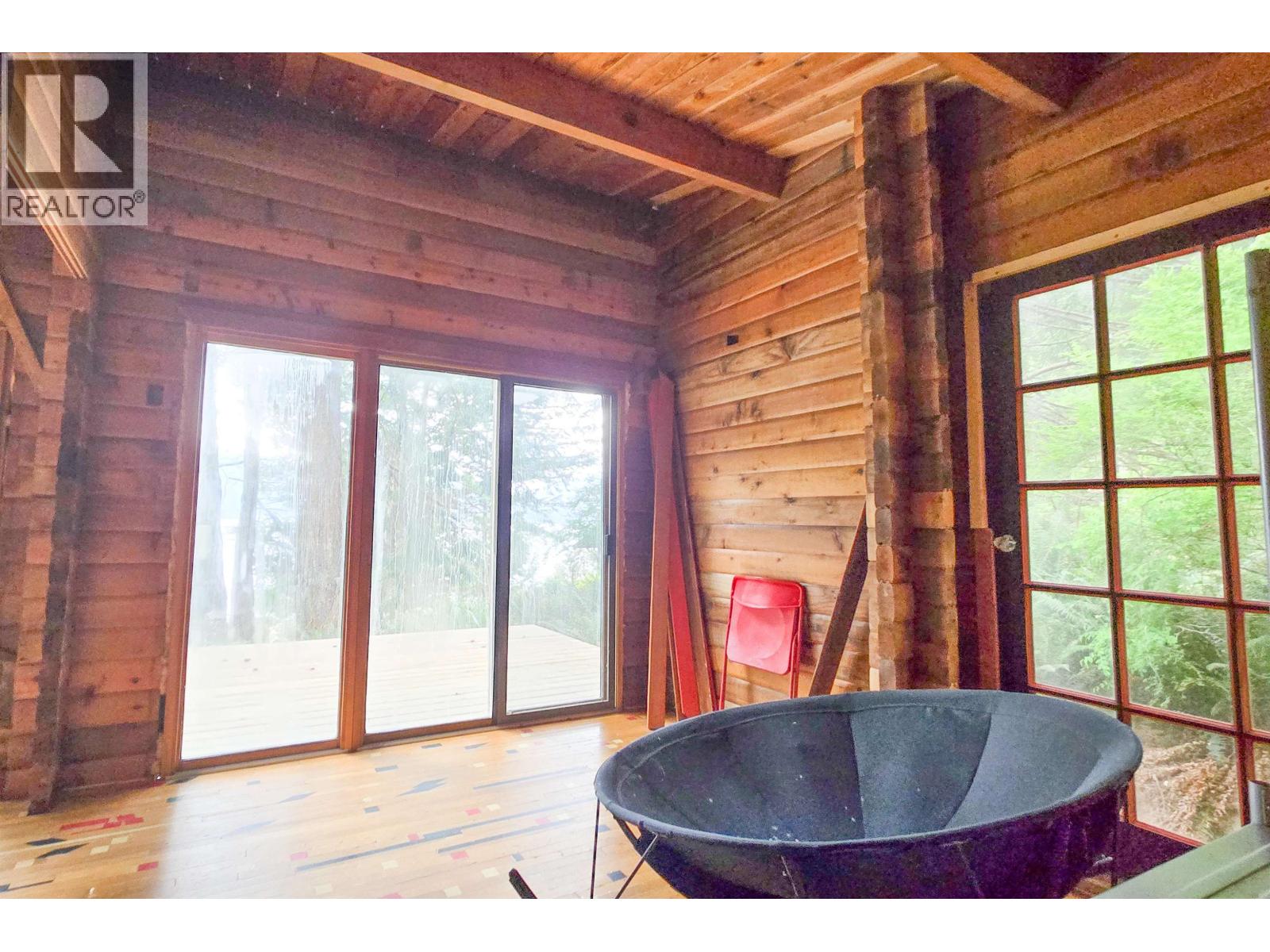 715 BOWEN VIEW ROAD, Gambier Island