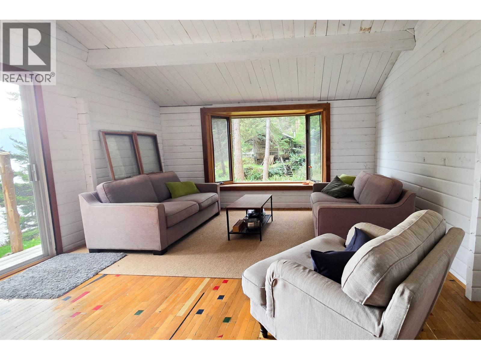 715 BOWEN VIEW ROAD, Gambier Island