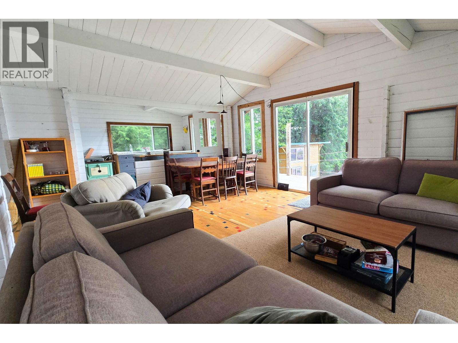 715 BOWEN VIEW ROAD, Gambier Island