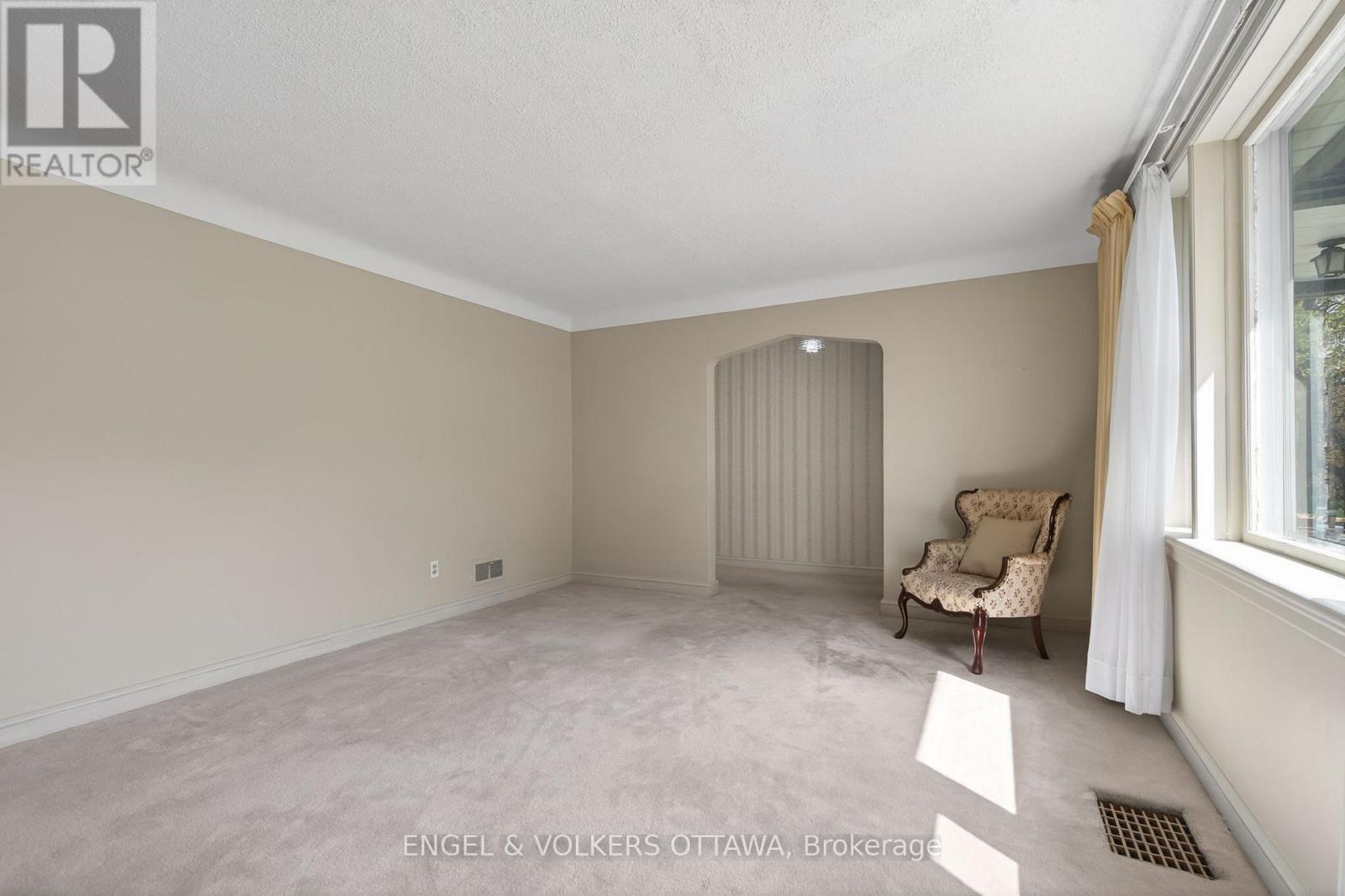 1442 CAVENDISH ROAD - 6