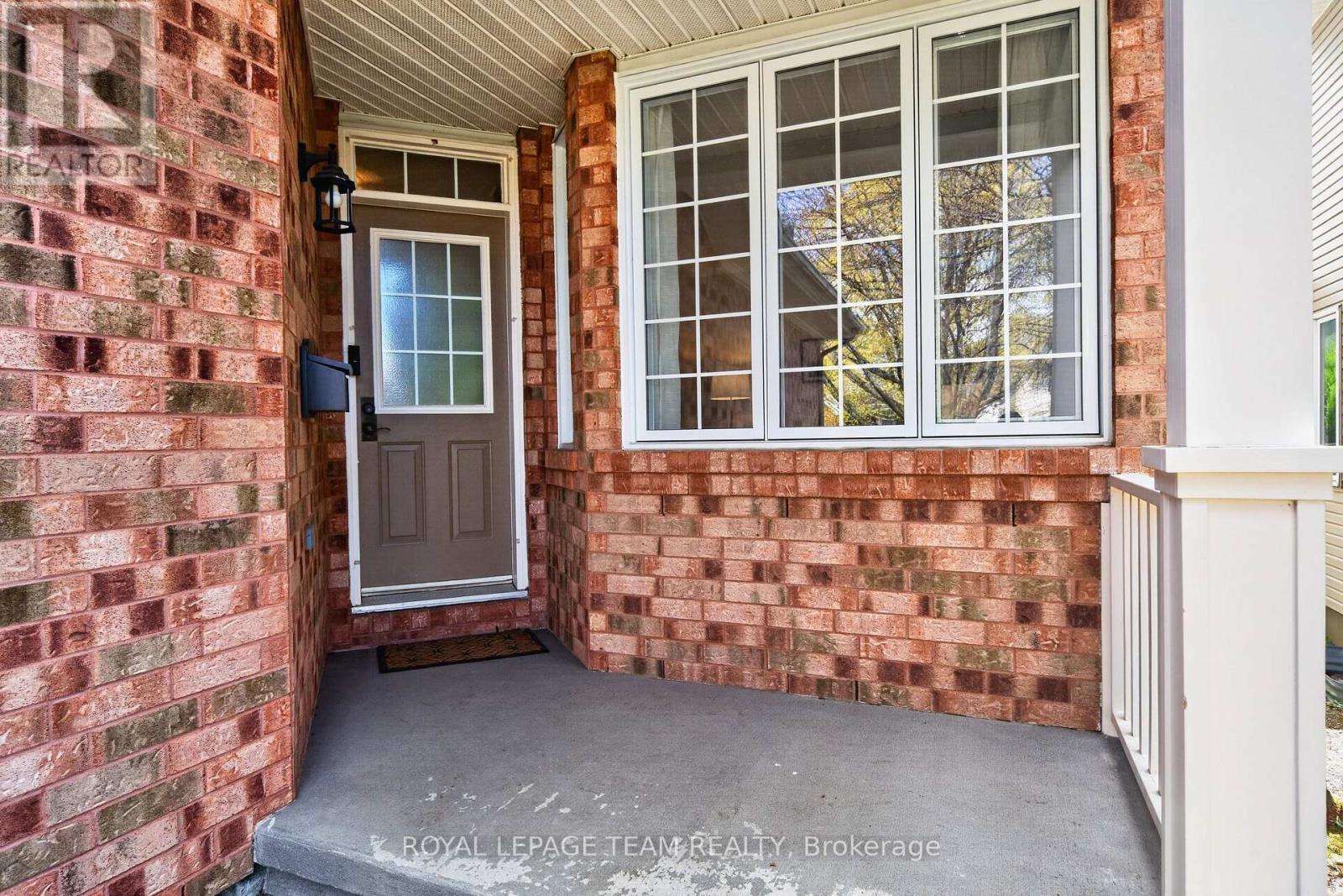 29 MATTAWA CRESCENT - 2
