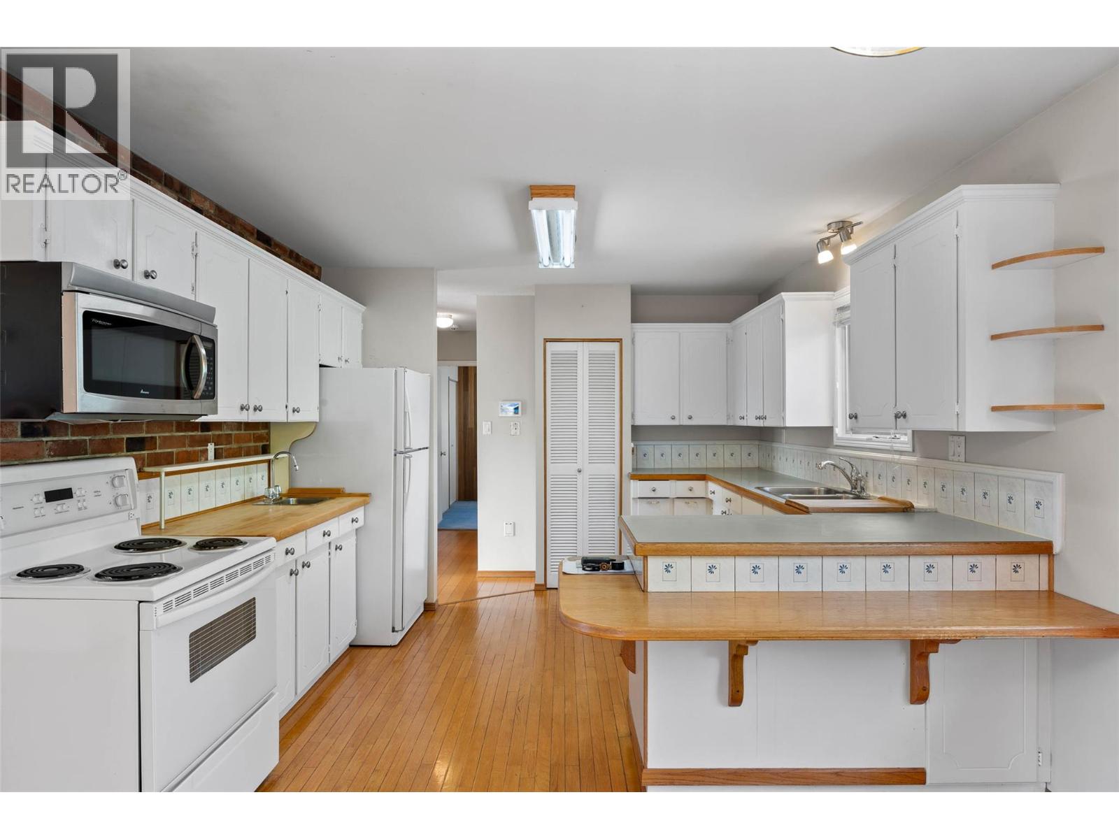 594 Brentwood Avenue - 8