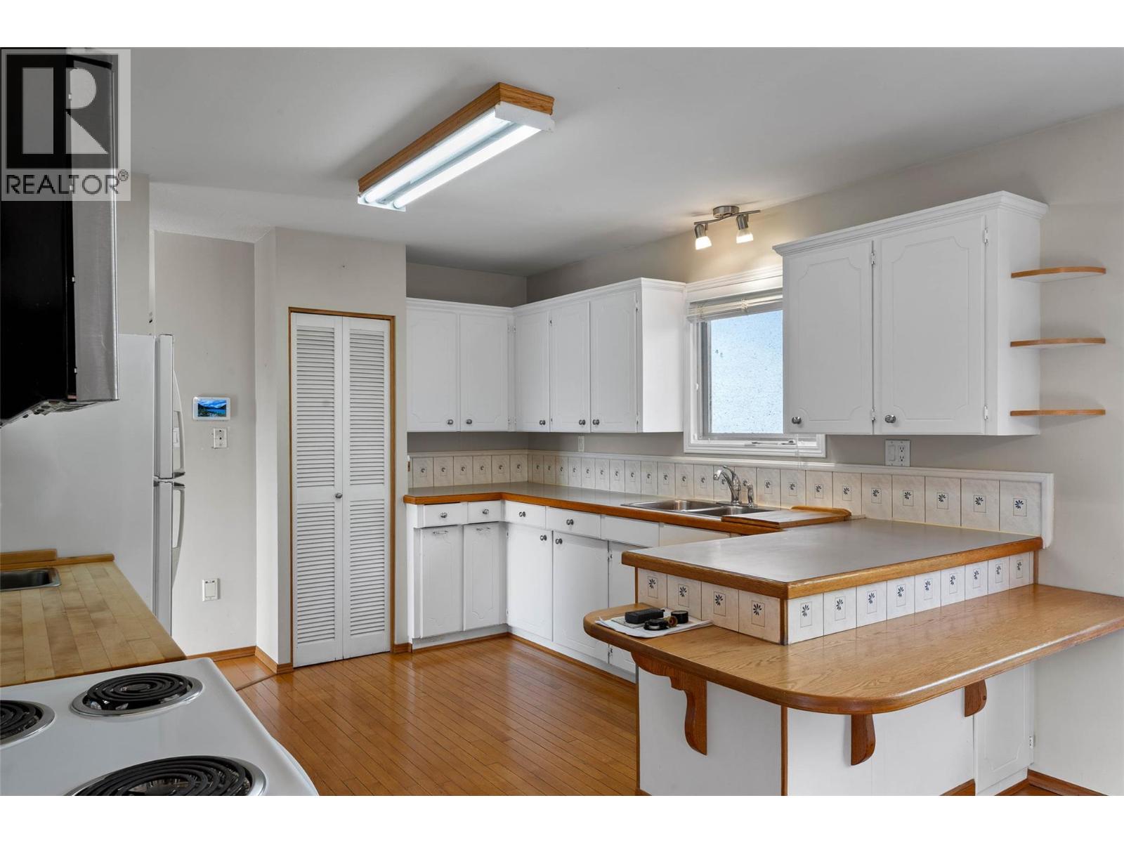594 Brentwood Avenue - 9