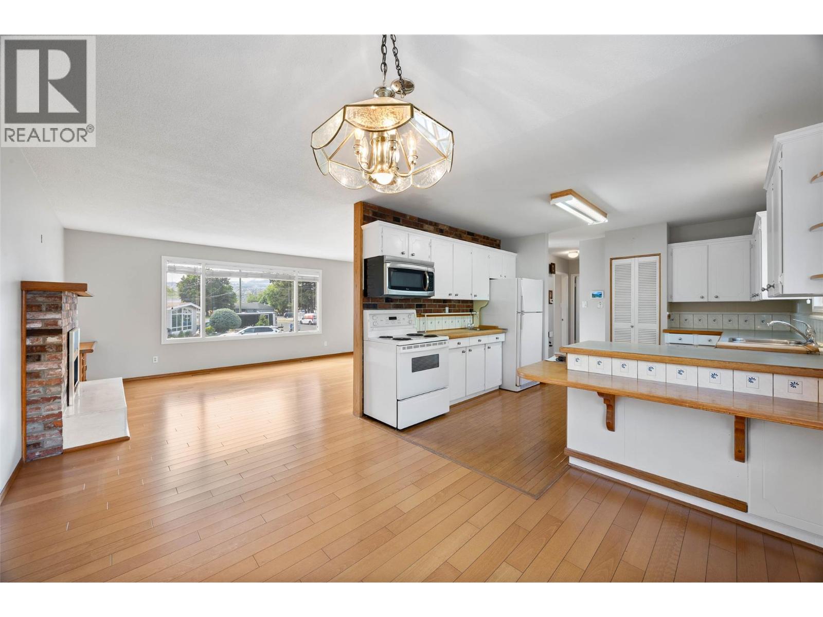 594 Brentwood Avenue - 7
