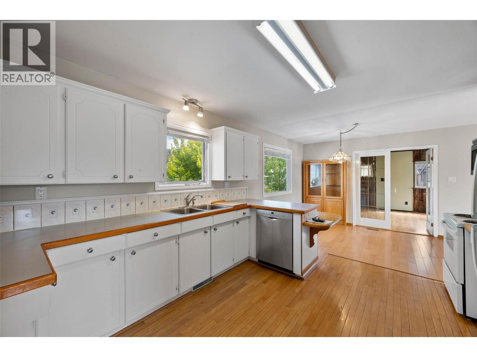 594 Brentwood Avenue - 10
