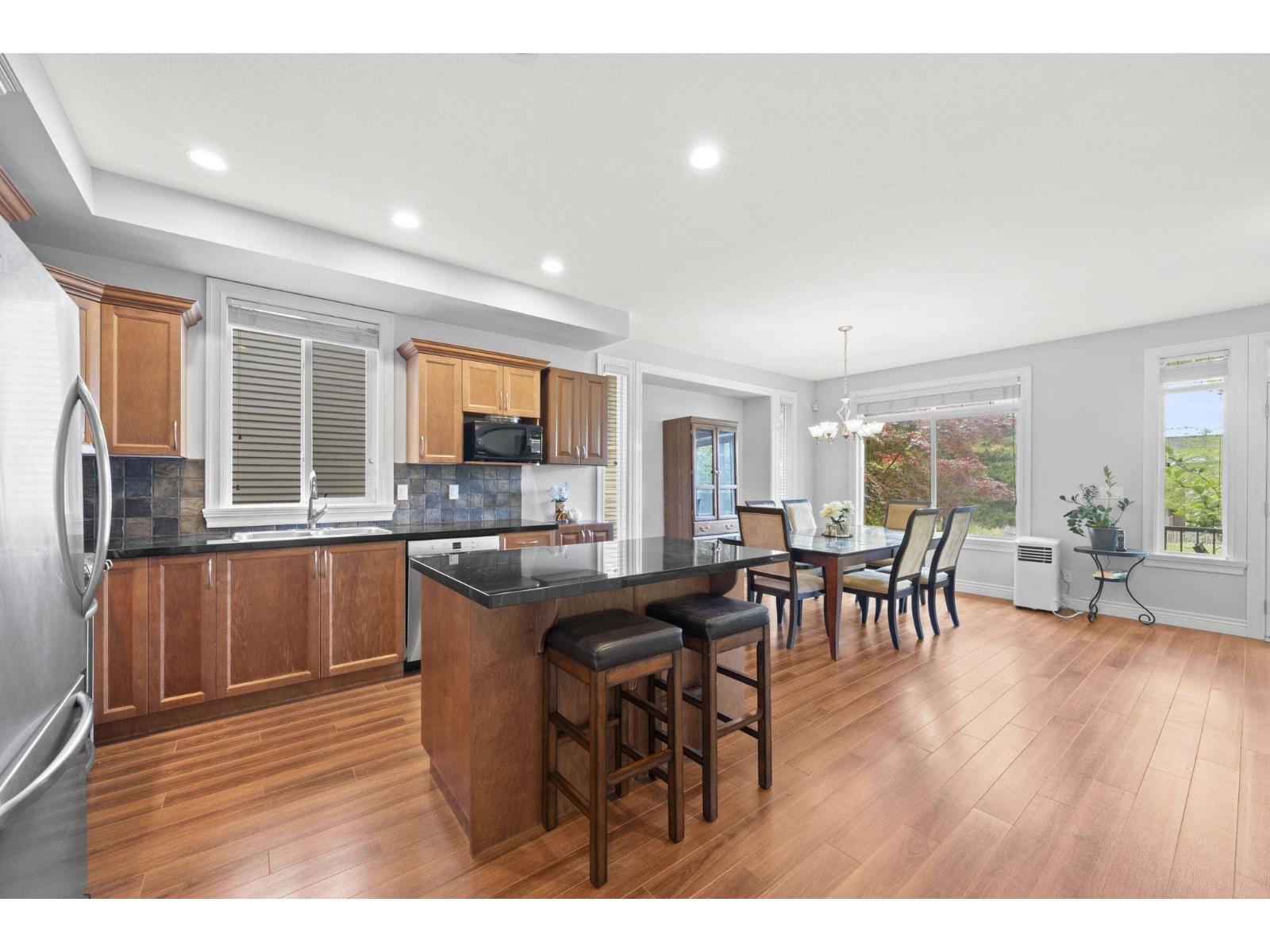 4 Bed, 5 Bath House for Sale in Surrey – 6652 195 STREET, Surrey – MLS# R3123276 - Image 9