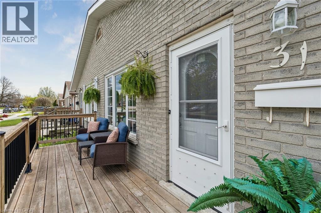 31 MAYFAIR Drive, Welland, Ontario, L3C7A2 — Photo 3