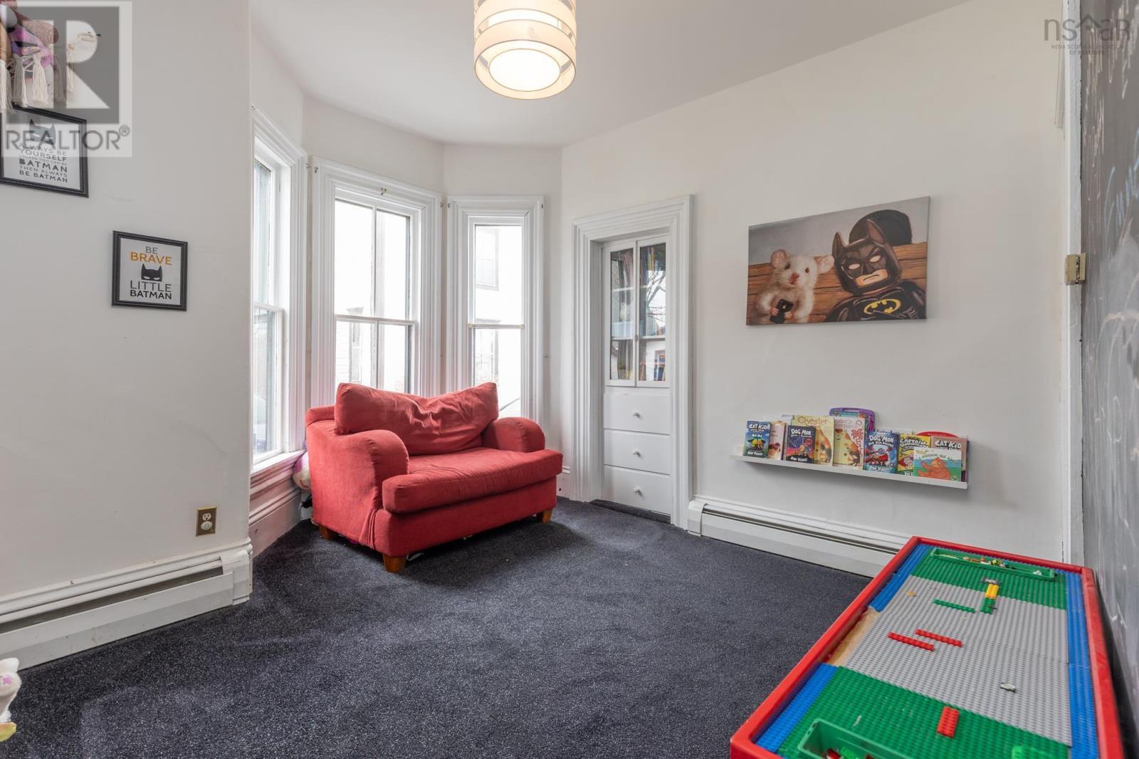 22 Baker Street - 10
