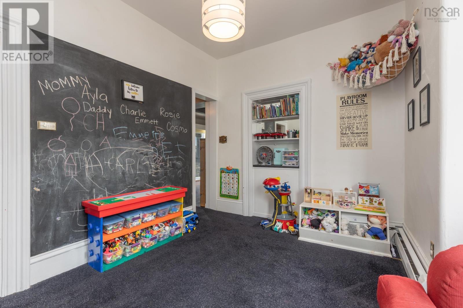22 Baker Street - 11