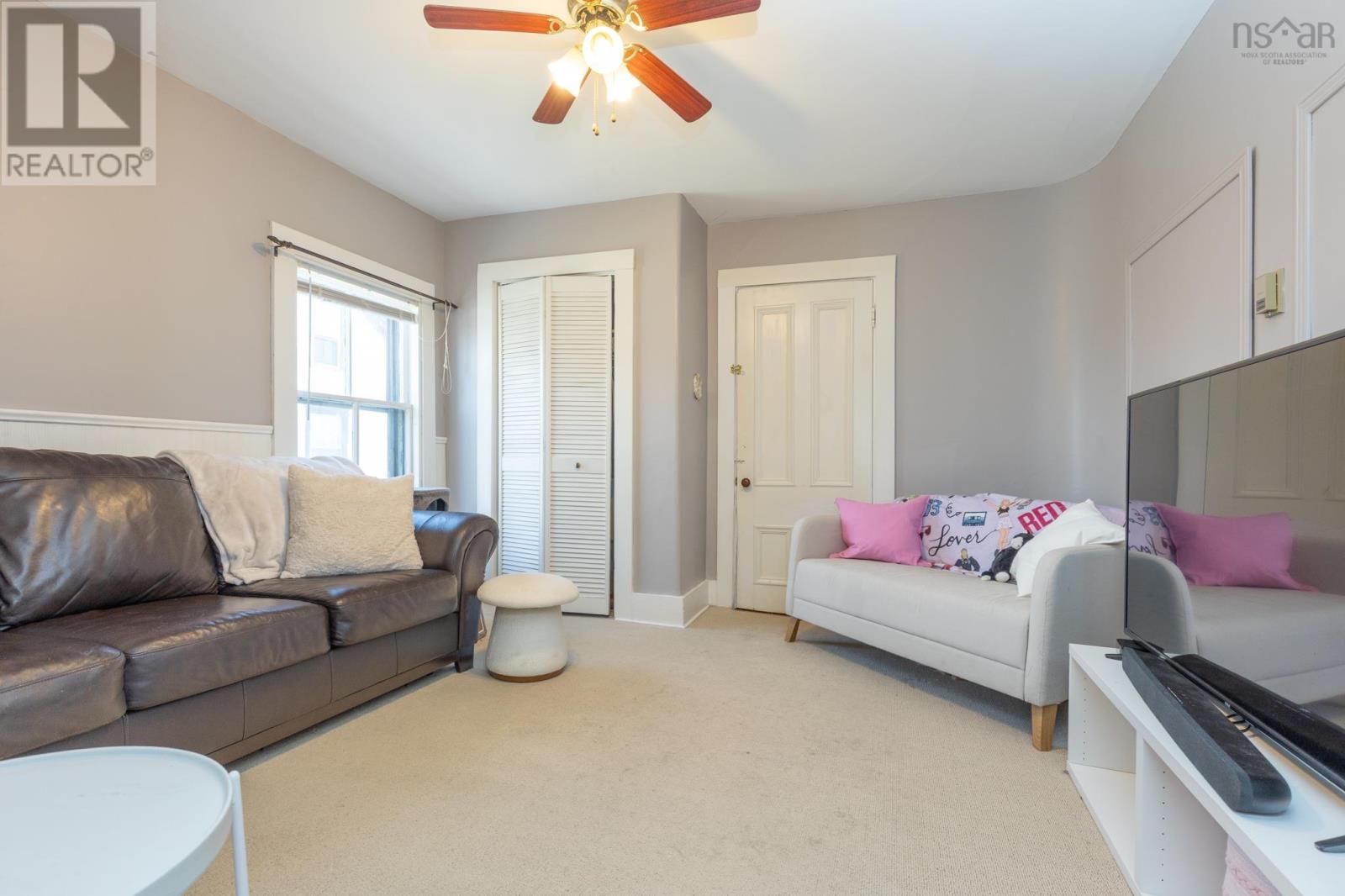 22 Baker Street - 33