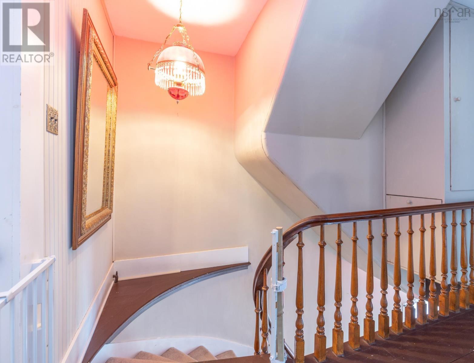 22 Baker Street - 20
