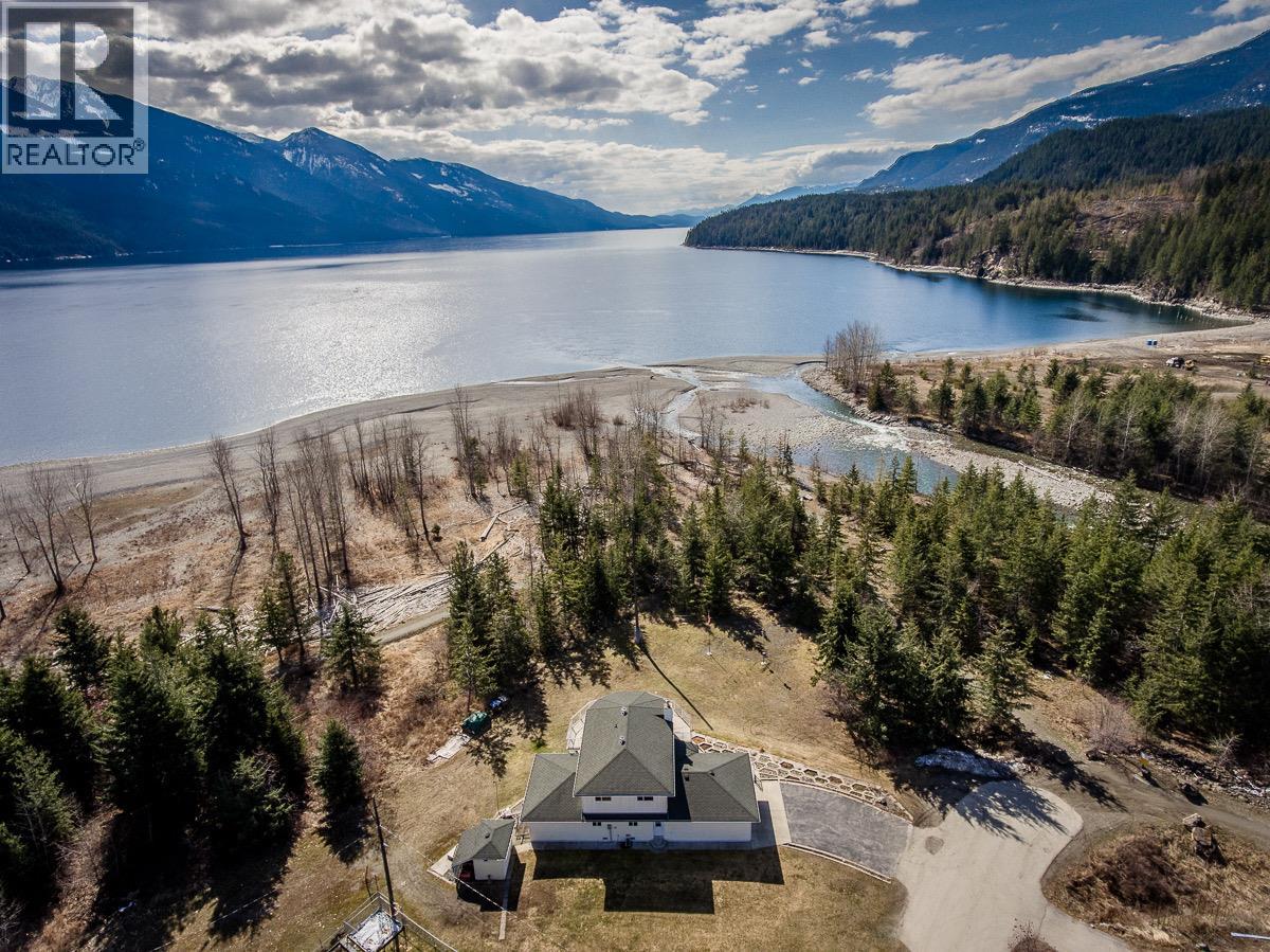 720 2ND Street, Kaslo