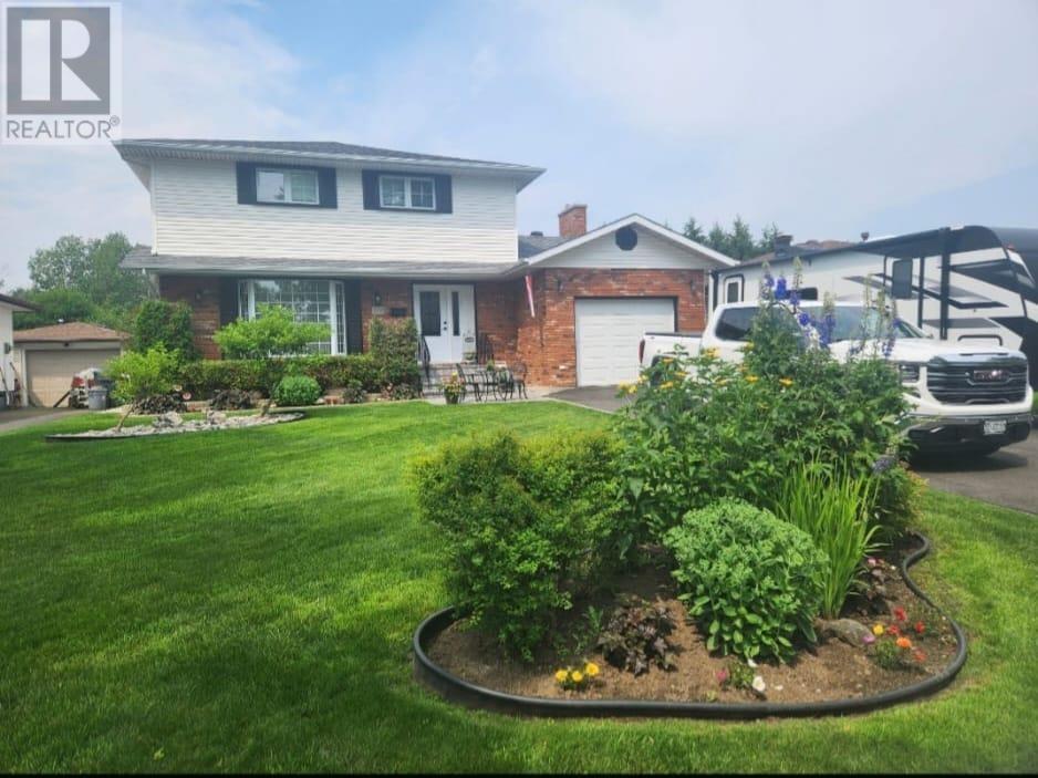 510 Acadia CT, Thunder Bay, Ontario, P7C5B8 — Photo 4