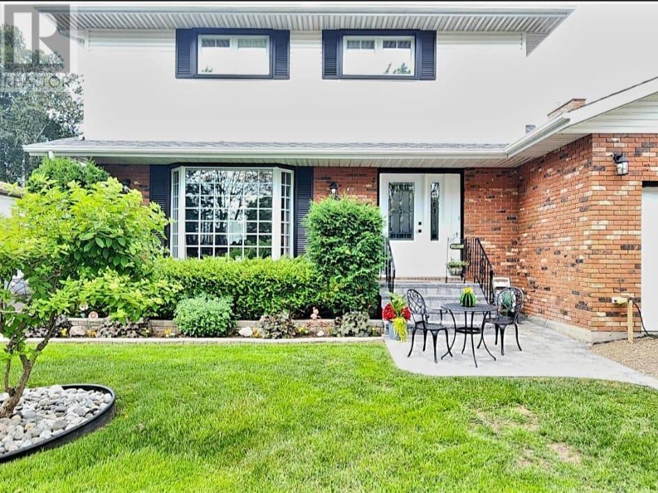 510 Acadia CT, Thunder Bay, Ontario, P7C5B8 — Photo 5