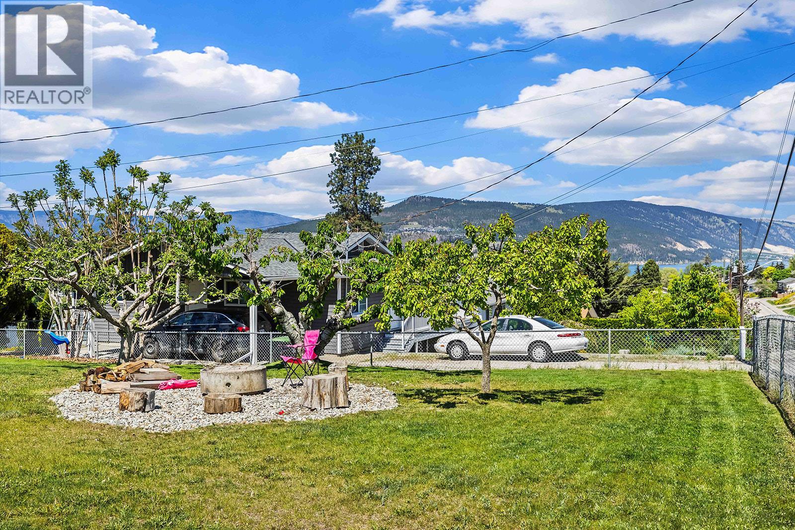  10694 Bonnie Drive, Lake Country