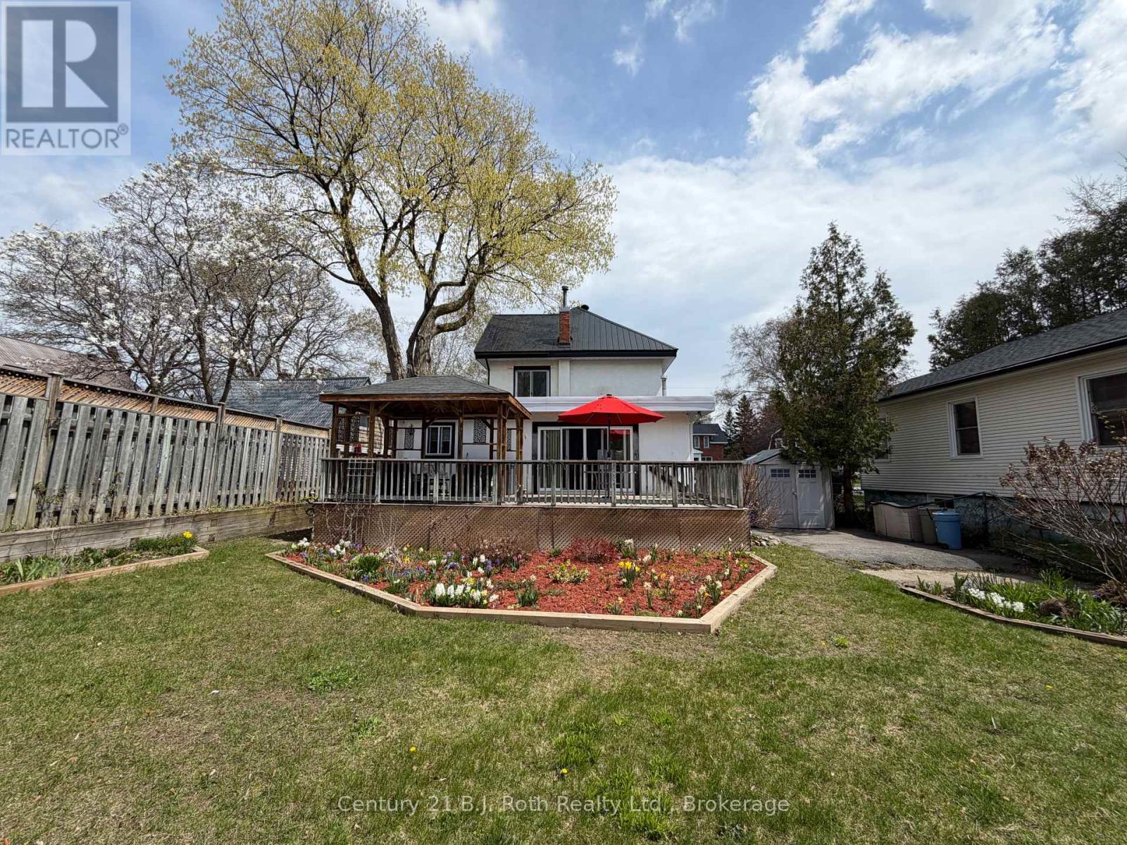 476 RUSSELL STREET - 26
