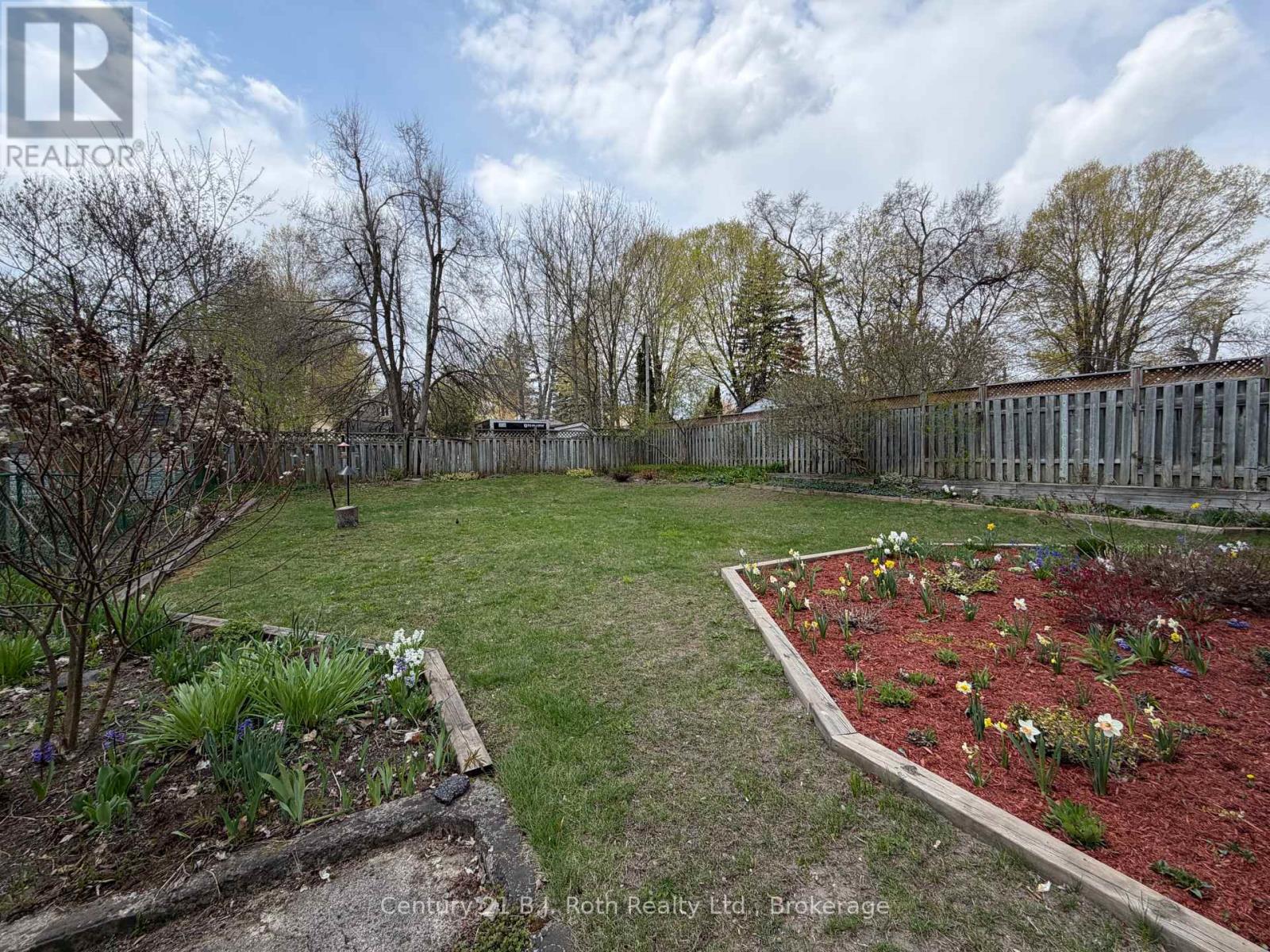 476 RUSSELL STREET - 27