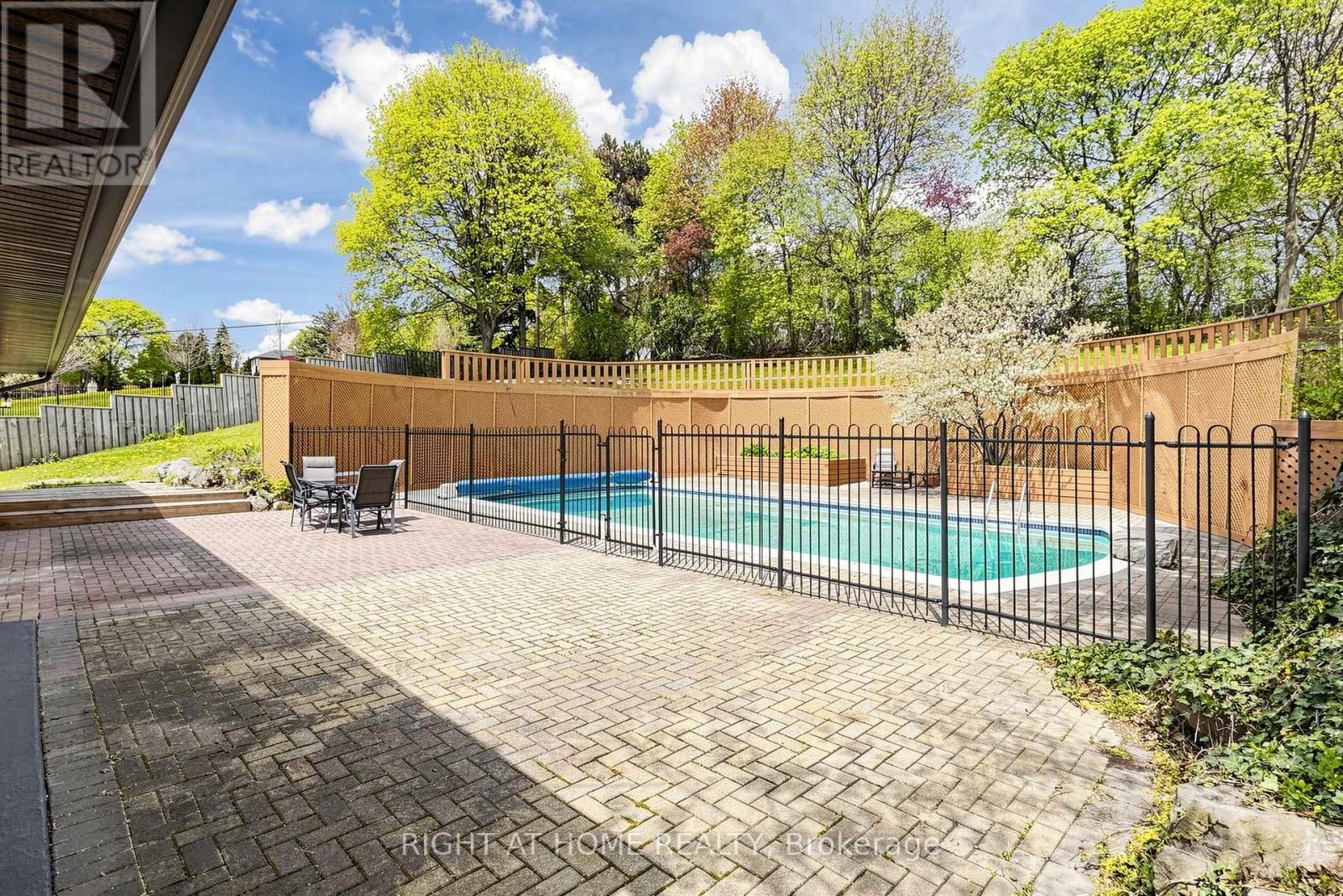 41 LARABEE CRESCENT - 12