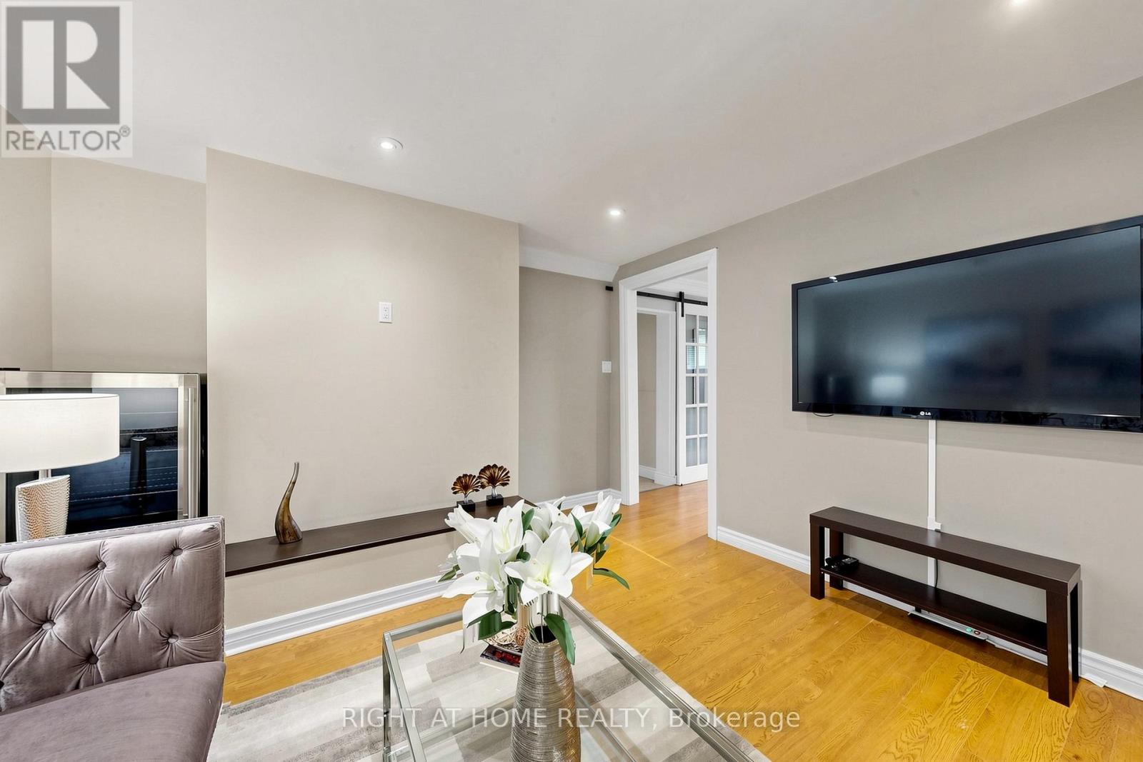 41 LARABEE CRESCENT - 35