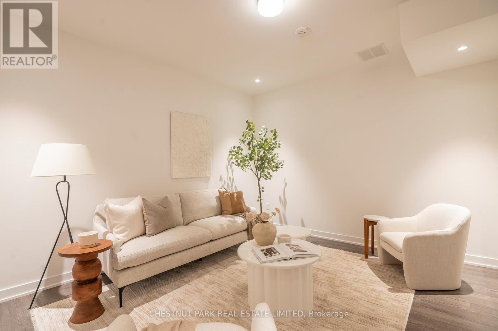 #TH 01 20 O'NEILL ROAD - 35