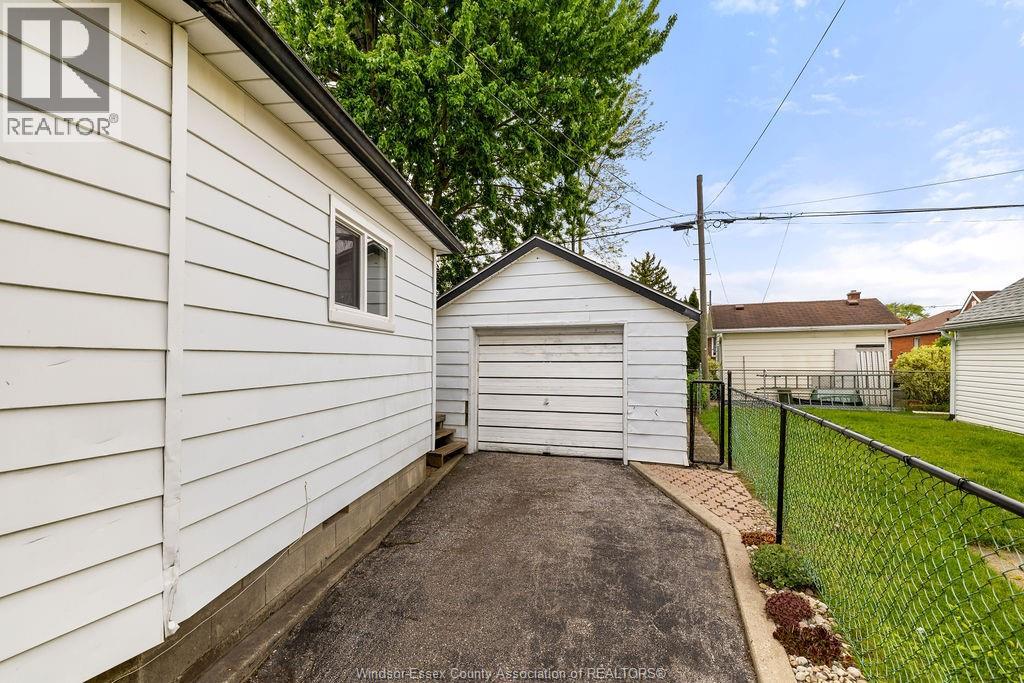 2519 PILLETTE, Windsor, Ontario, N9N0J3 — Photo 21