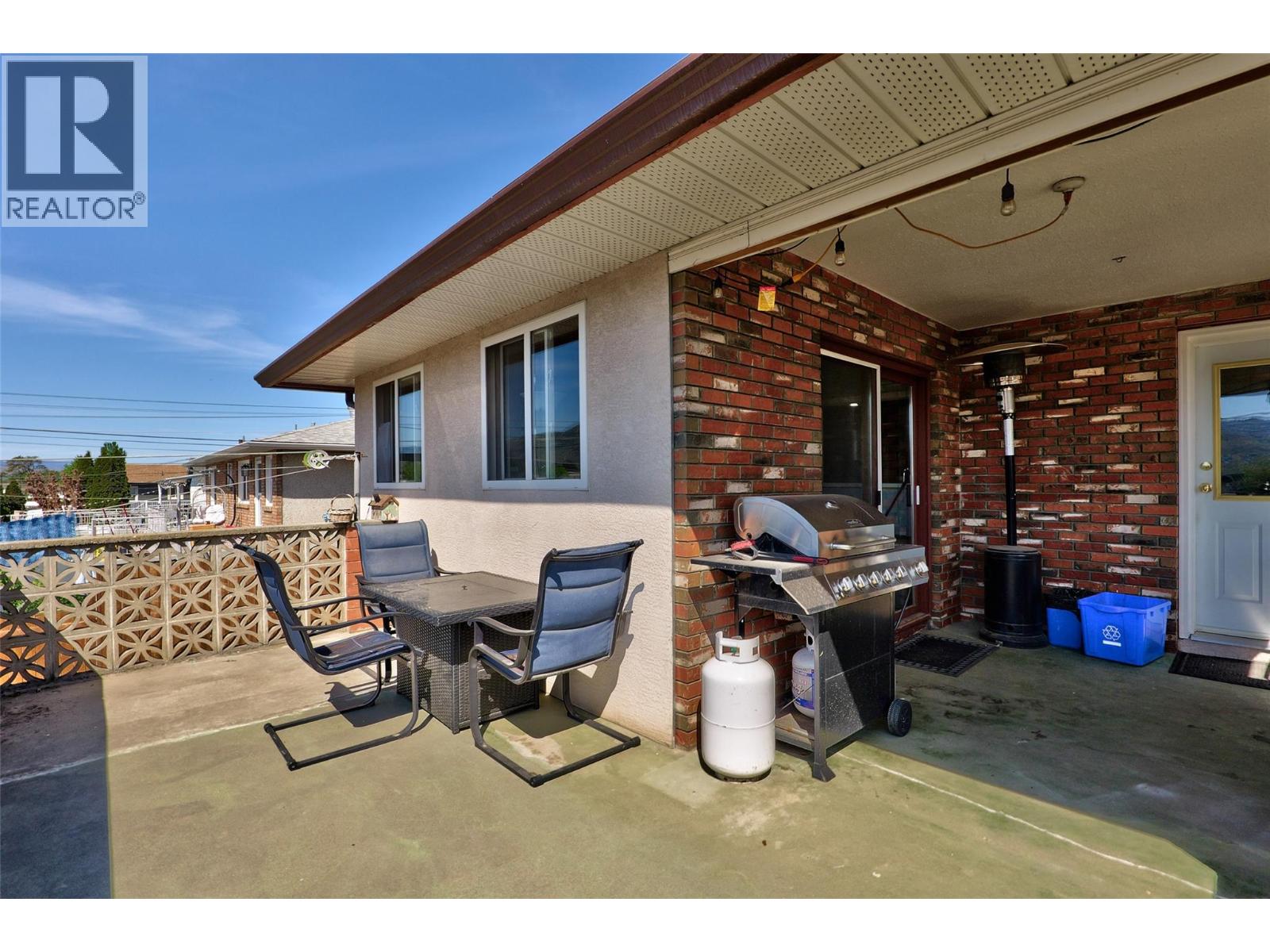 1027 Moncton Avenue - 14