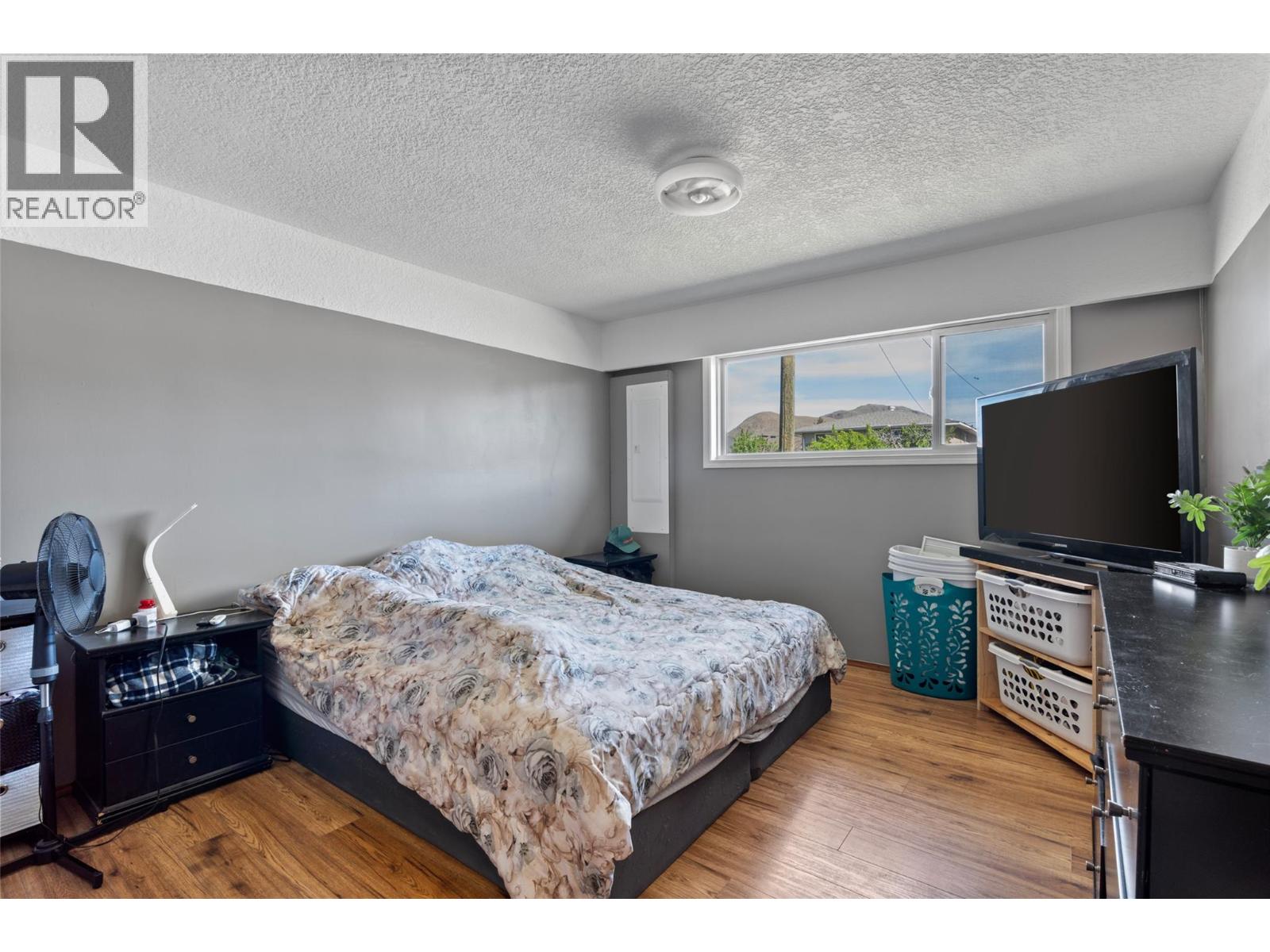 1027 Moncton Avenue - 19