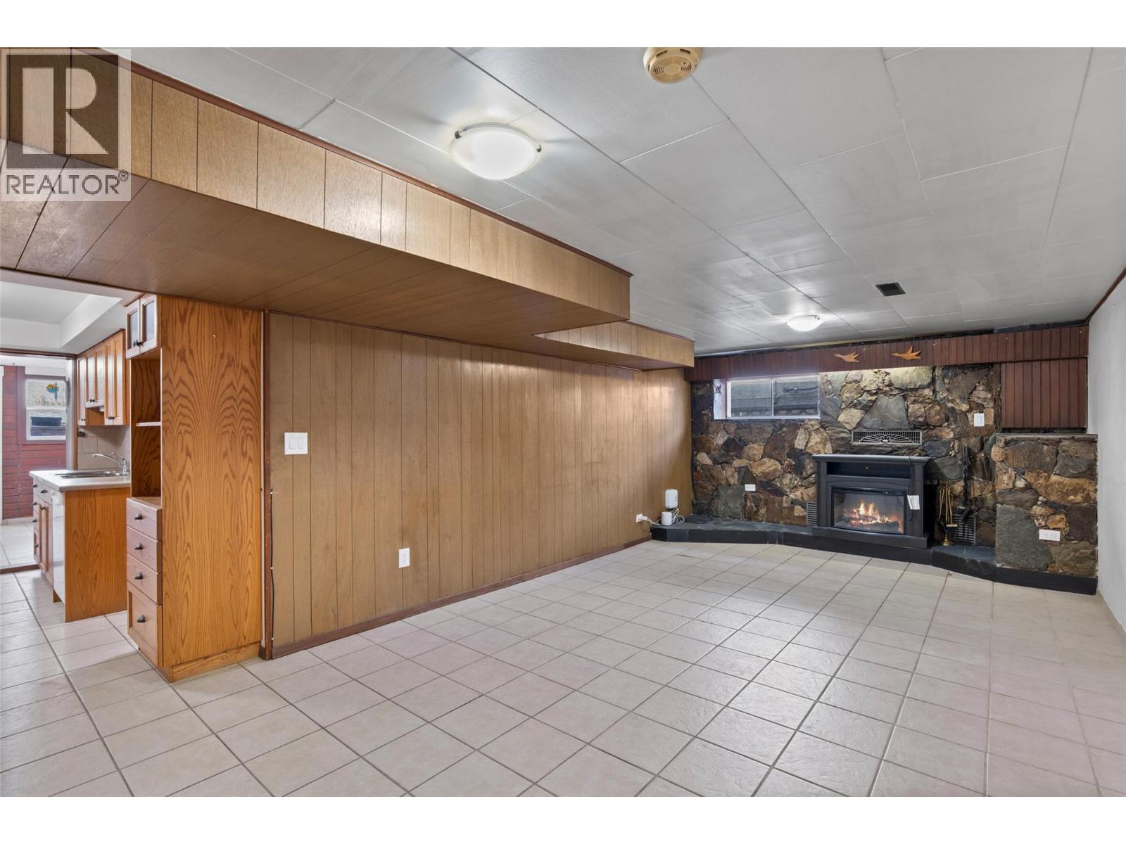 1027 Moncton Avenue - 26