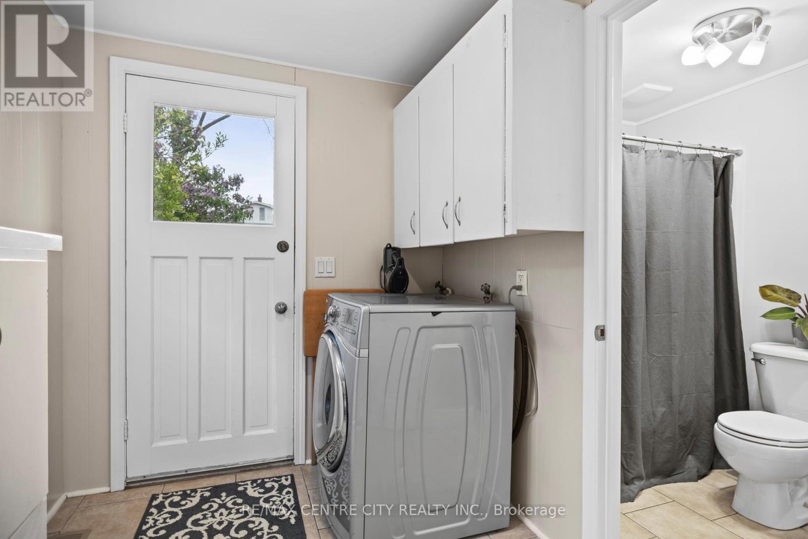 21 ERIE STREET - 13