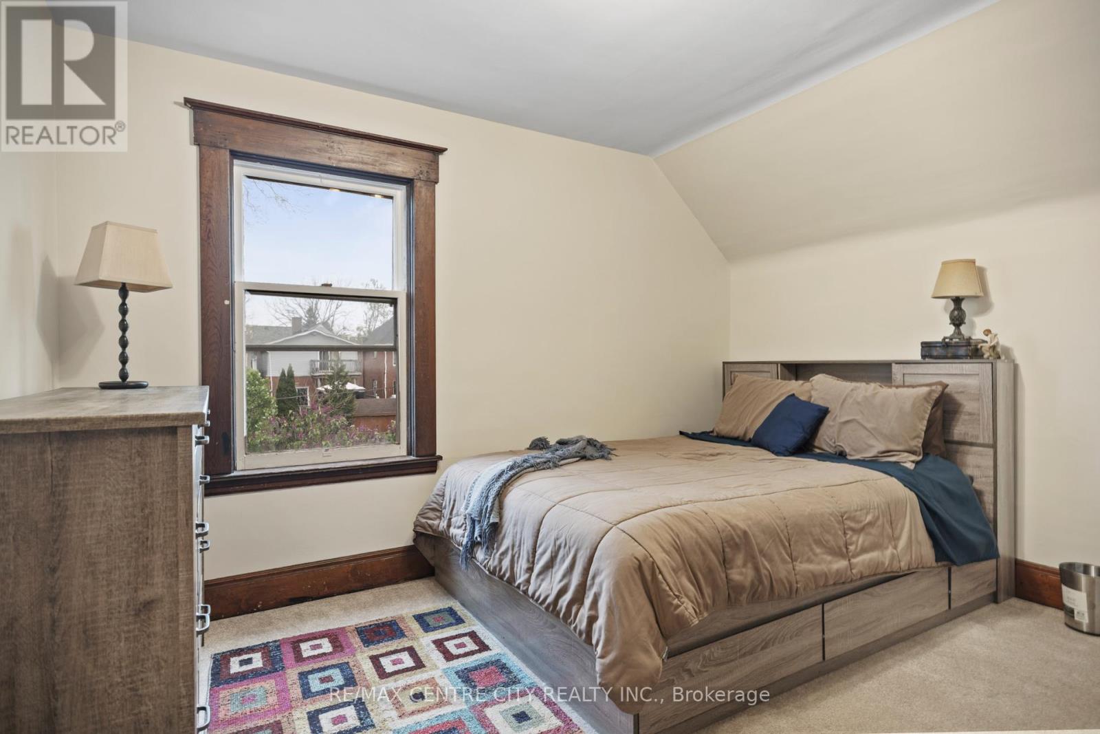 21 ERIE STREET - 17