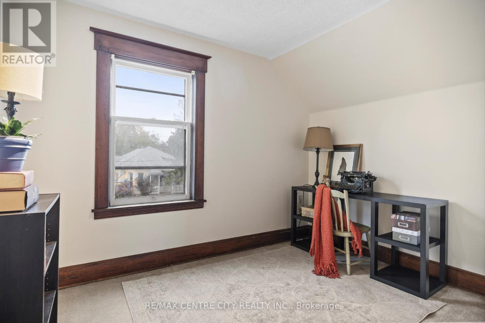 21 ERIE STREET - 18