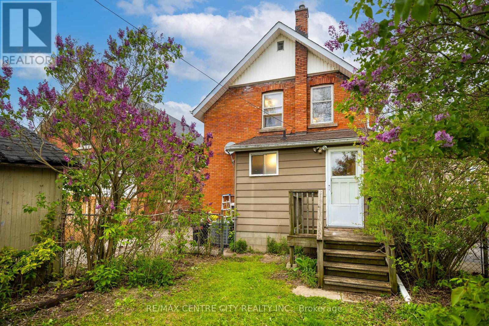 21 ERIE STREET - 23
