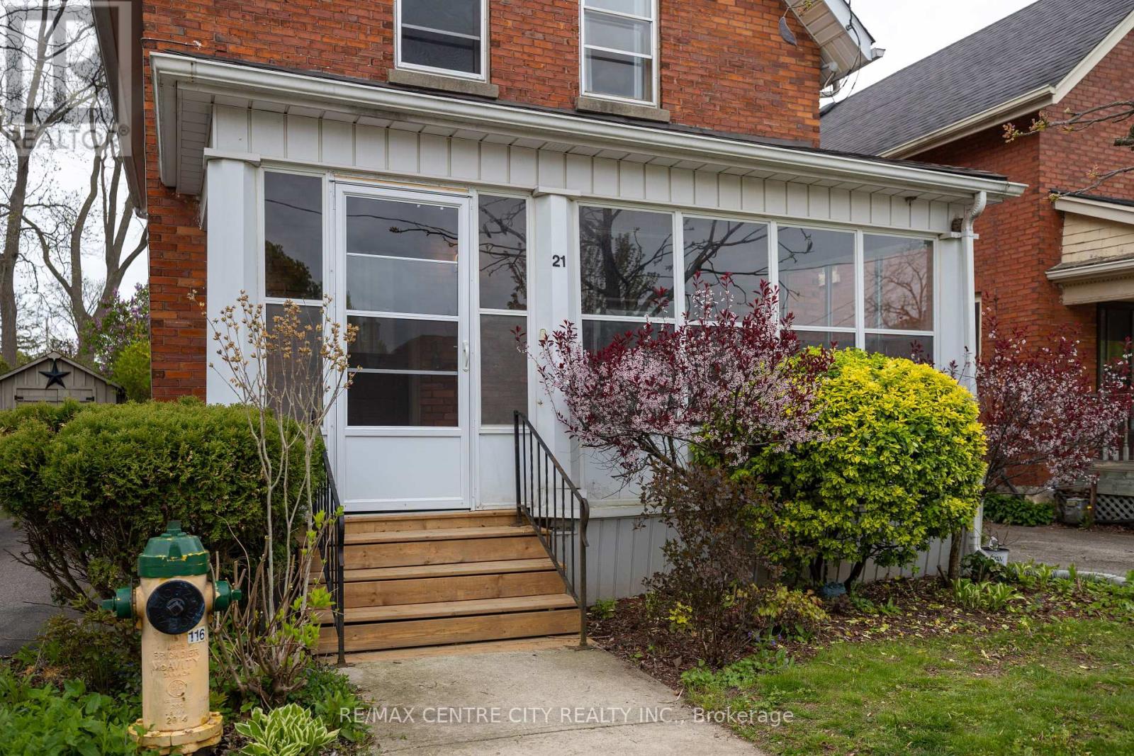 21 ERIE STREET - 4