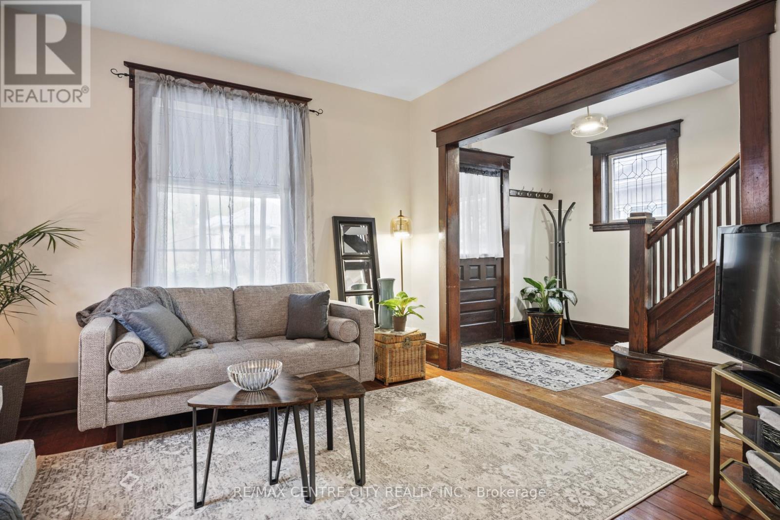 21 ERIE STREET - 6
