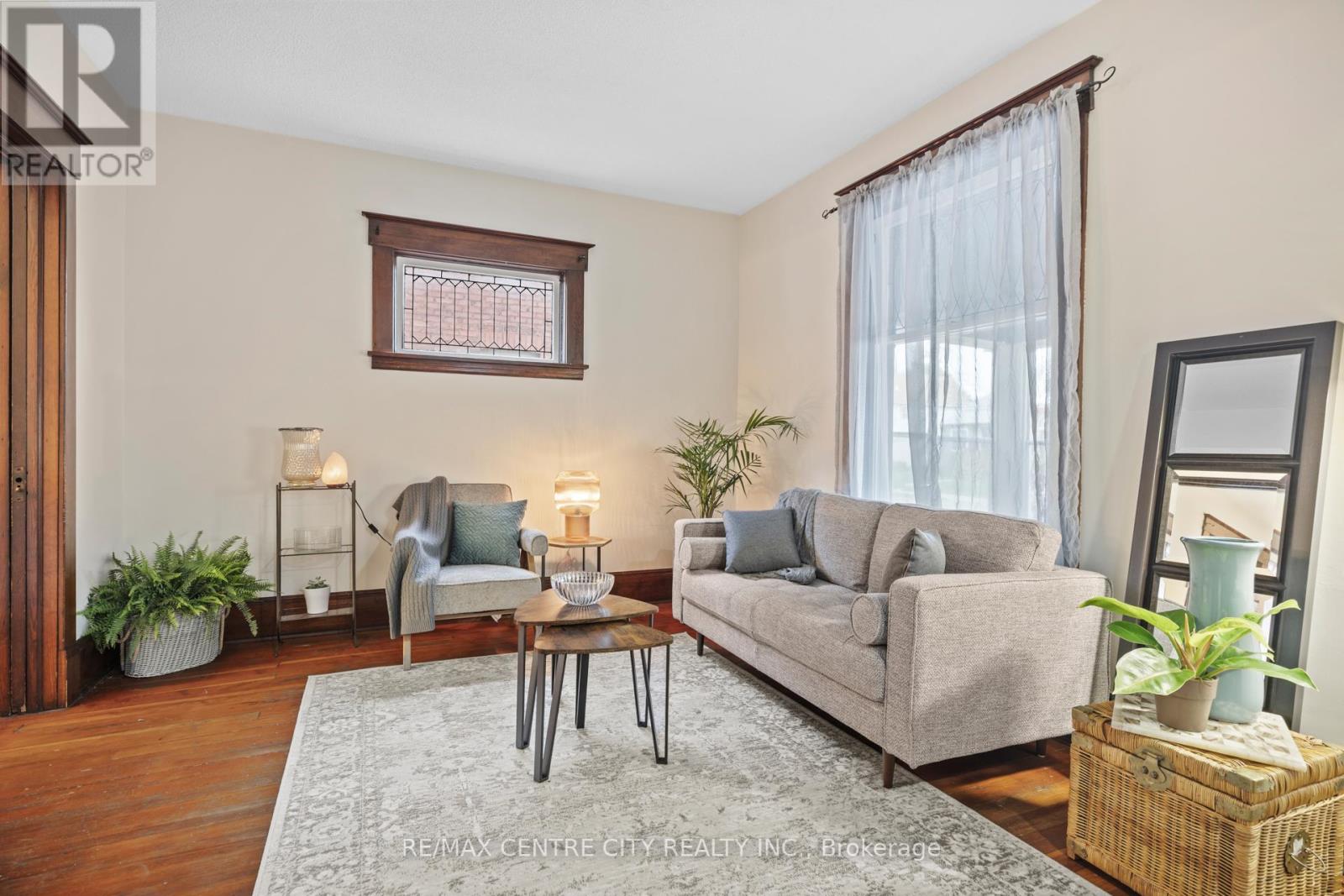 21 ERIE STREET - 7