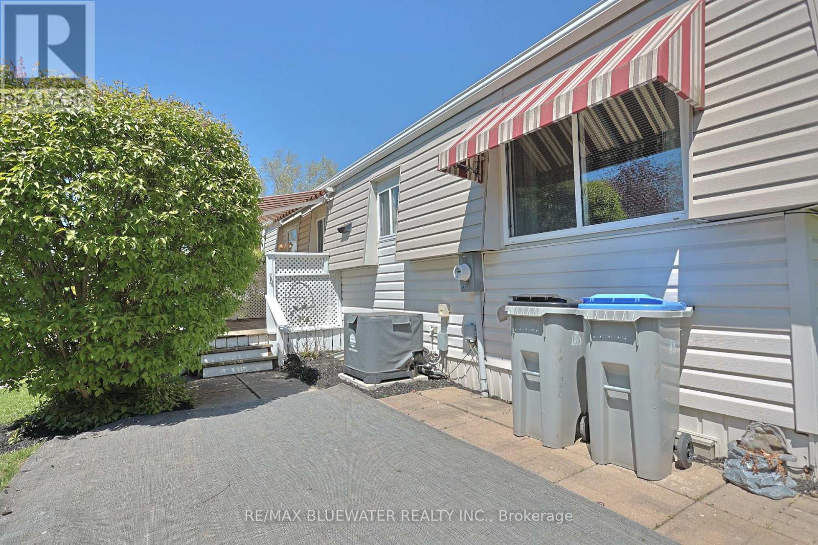 101 SHANNON BOULEVARD - 32