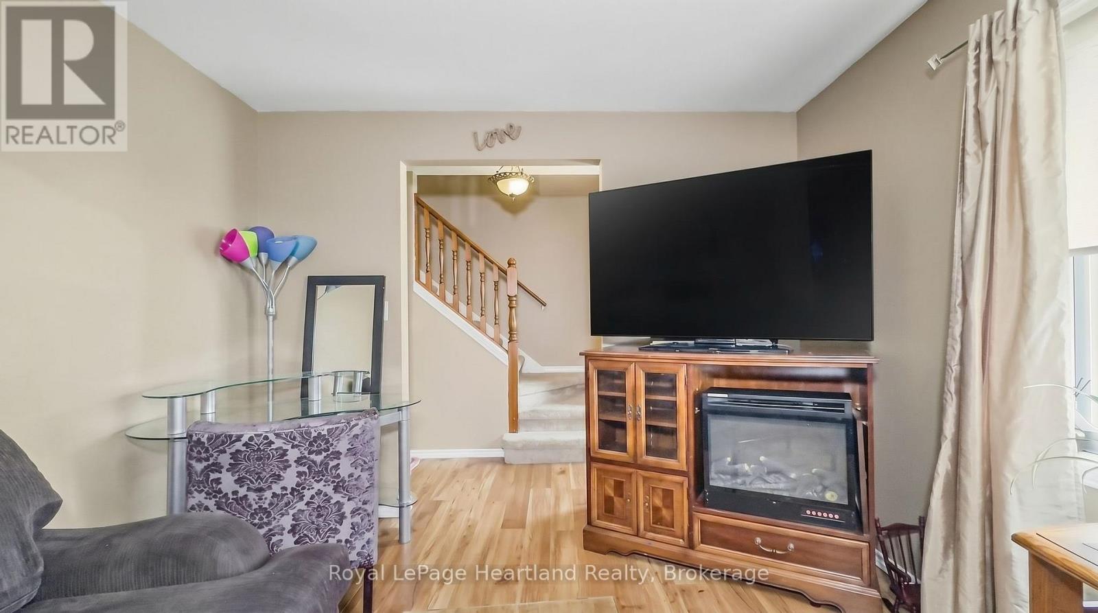 49 WELLINGTON STREET W - 13
