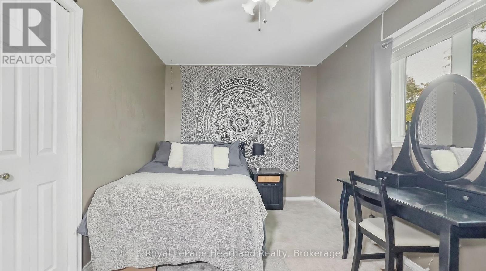 49 WELLINGTON STREET W - 14