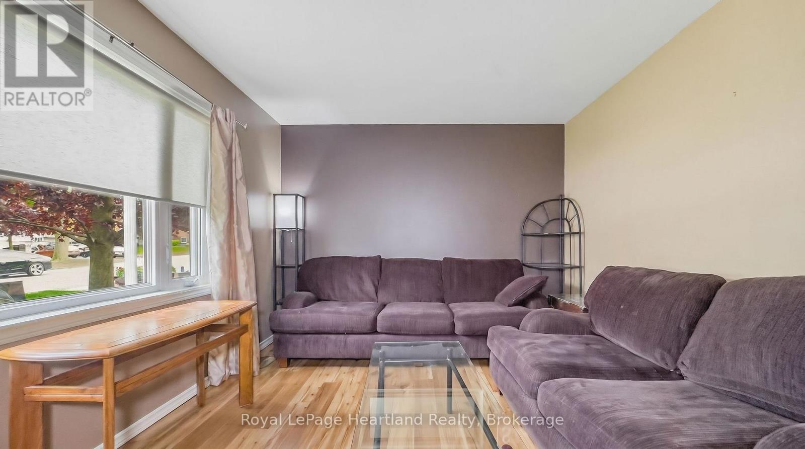 49 WELLINGTON STREET W - 11
