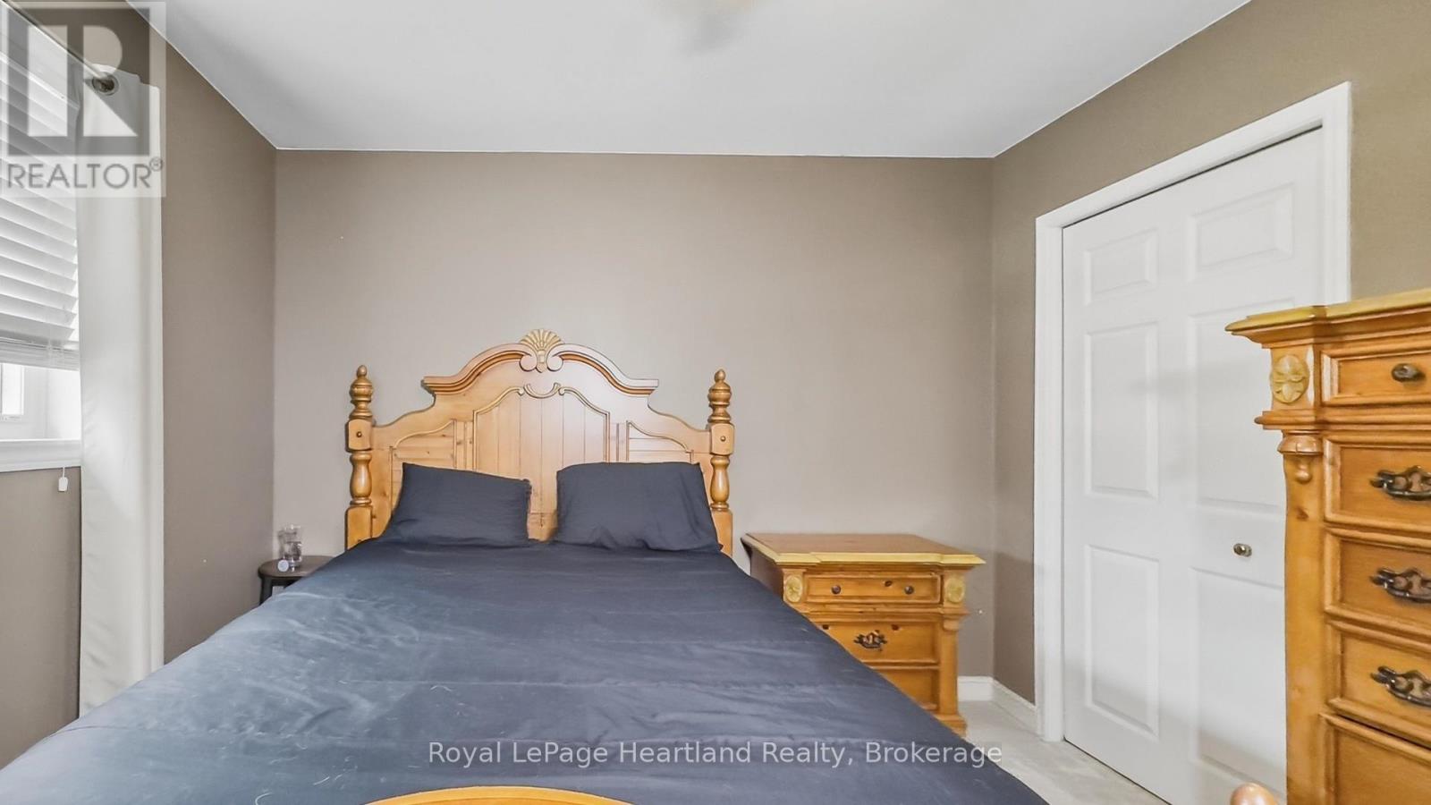 49 WELLINGTON STREET W - 21