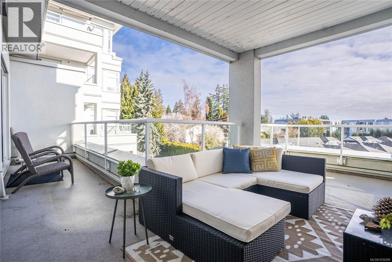 #306 5110 Cordova Bay Rd - 30